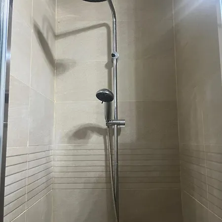 Proche Tour Eiffel Guest house